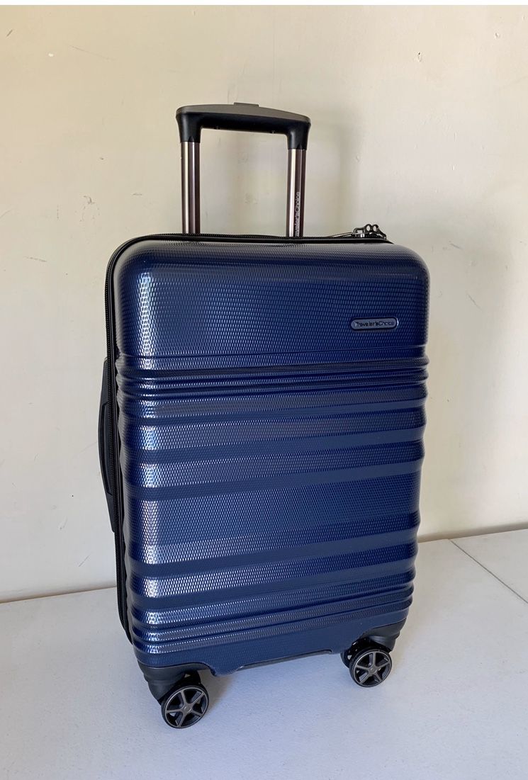 TRAVELER’S CHOICE 21’ Hardside Spinner Carry-on (With USB Port)