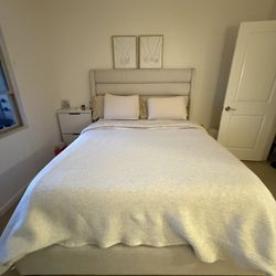 Queen Size Bed With Mattress 