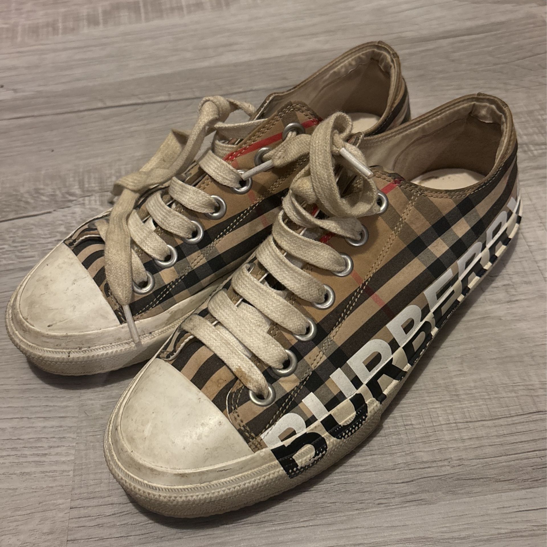 Burberry Sneakers