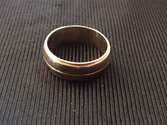 14k solid gold nice ring size 4.5
