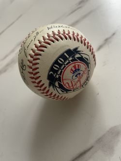 NY Yankees - 2001 World Series -> Signed By Team (Memorabilia); $35 ⚾️