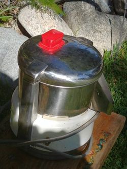 Nice working juicer stainless steel