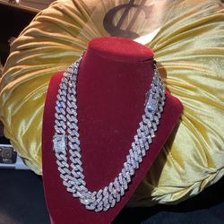 Lab Bright Ice Stones Two Pieces Links