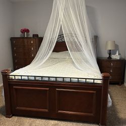 Queen Size Bedroom Set