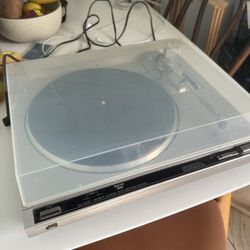 JVC Turntable W/ Good Stylus 