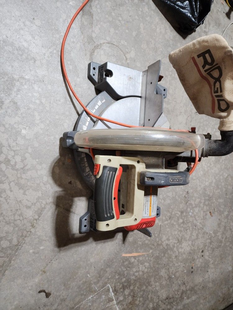 Ridgid 12" Miter Saw