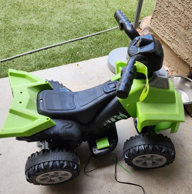 WORKING 7.5 Volt Power ATV Ride-On for Preschoolers / Toddlers Play