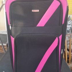 American Sport Plus Large Soft Sided Rolling Luggage (Pink & Black)