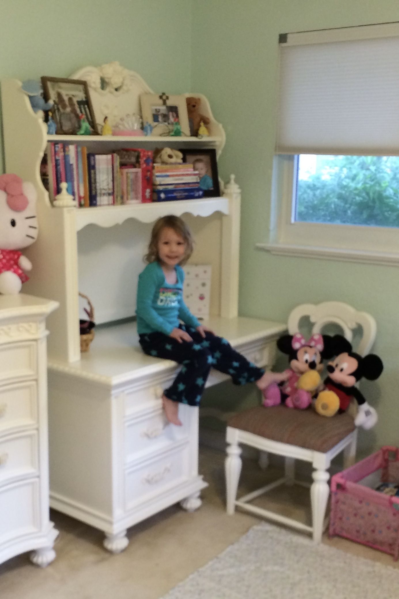 Disney, princess furniture: desk, hutch, and upholstered chair