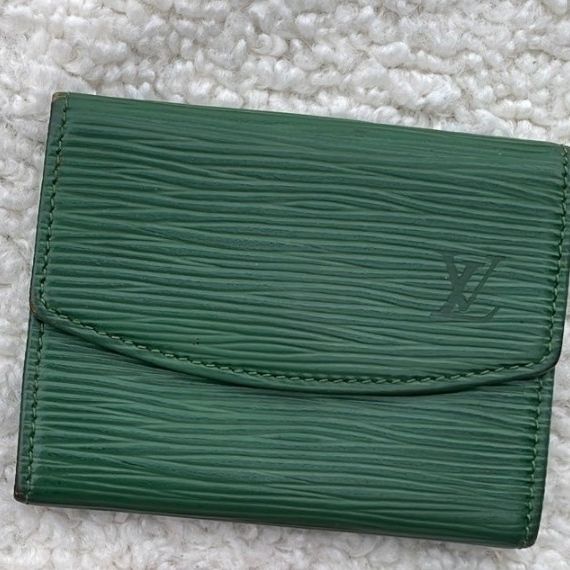 Louis Vuitton Epi Leather Bi Fold Wallet for Sale in Midlothian, TX -  OfferUp