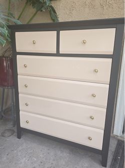 Modern dresser