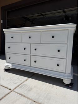White Solid Wood Dresser