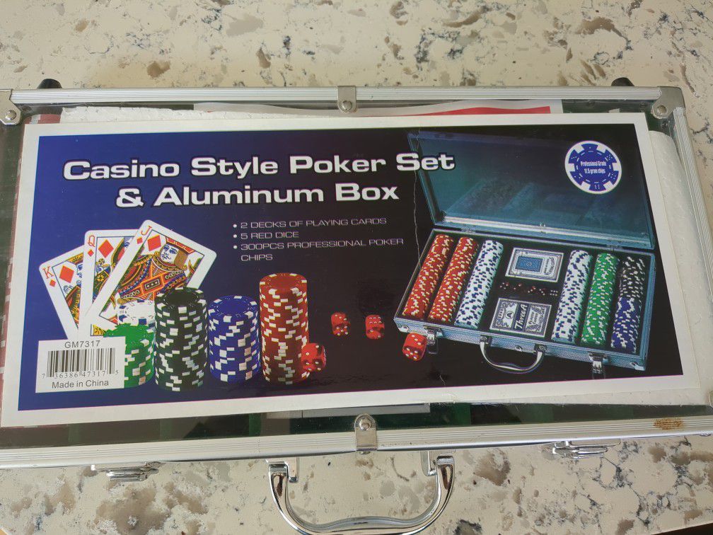 Brand New; Casino Style Poker Set With Aluminum Box