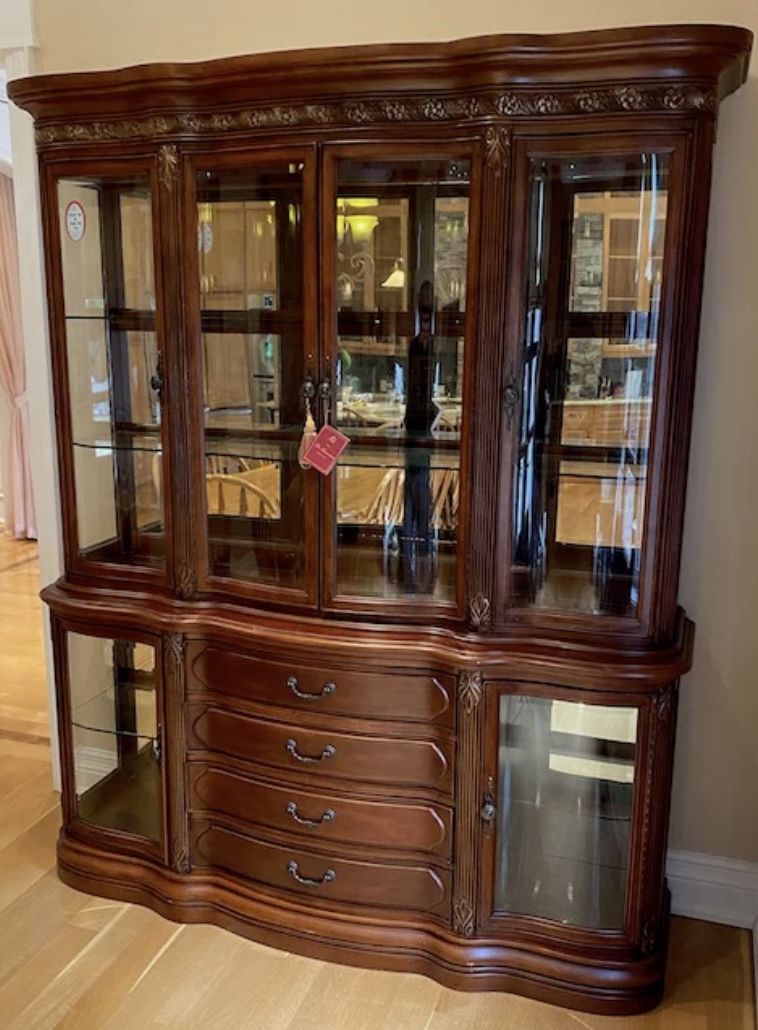 AICO By Michael Amini LA FRANCAISE Cognac China Cabinet