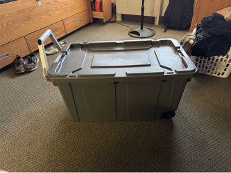 Extra large storage bin