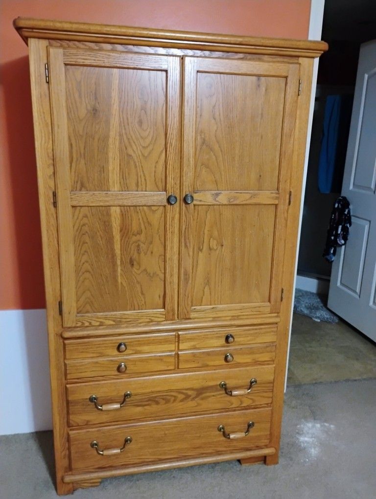THOMASVILLE ARMOIRE