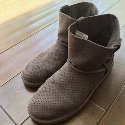 Brand New Ugg Boots Size Womens Size 8 - $25