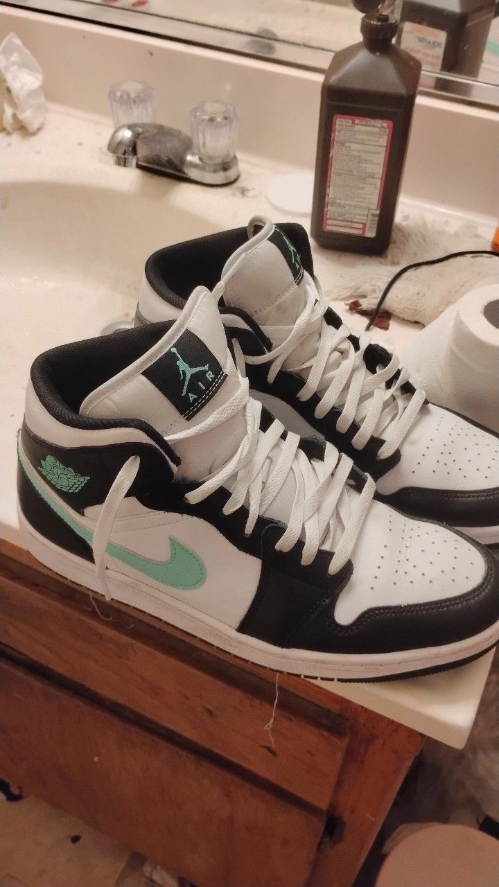 Mint Jordan 1s