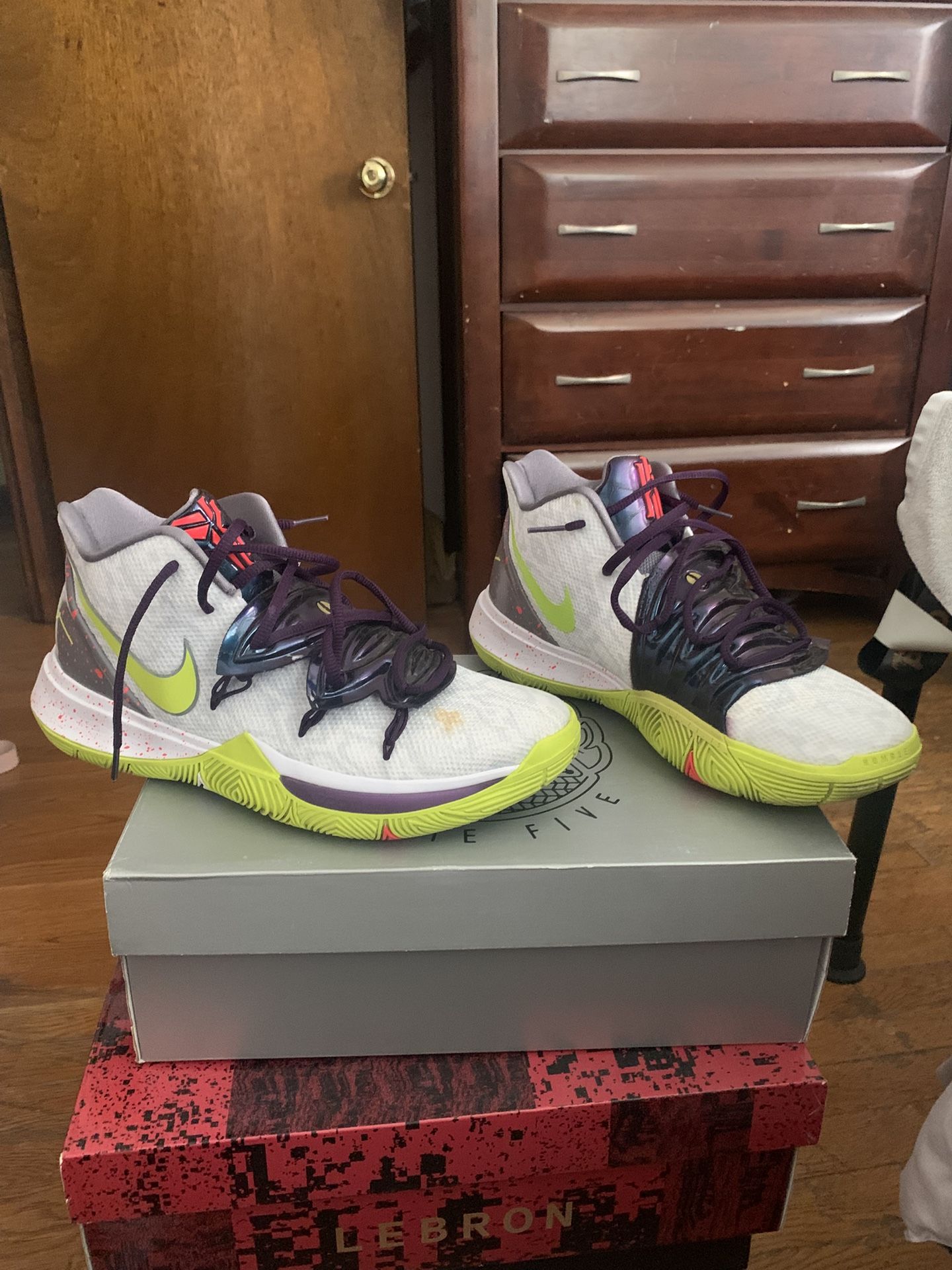 Kyrie 5’s “Mamba Mentality”- Size 9