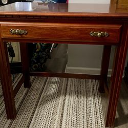 🪵 Broyhill Solid Wood Accent Table / Writing Desk