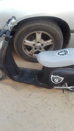 es una bisicleta y nesesita arreglo.