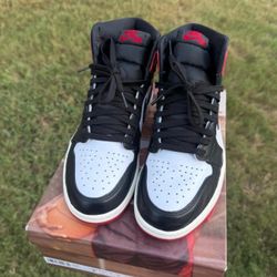 Jordan 1 High Black Toe Reimagined Sz8
