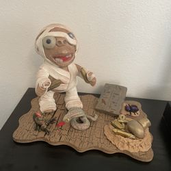 Mummy Sculpture 
