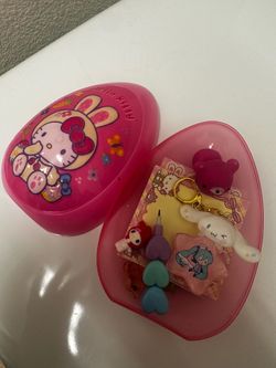 Hello Kitty stationary and keychain