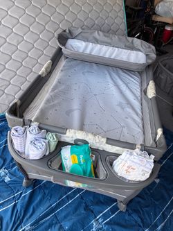 Graco Playpin with Bassinet and Changing Table