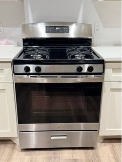 GE Freestanding Gas Range in Stainless Steel