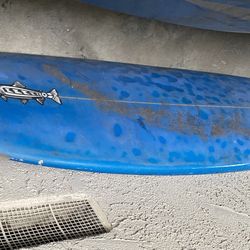 Custom Barry Vandermeulen v surfboard needs repair