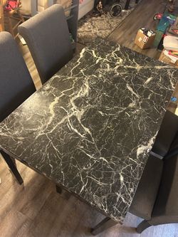 Dinning table perfect for small units