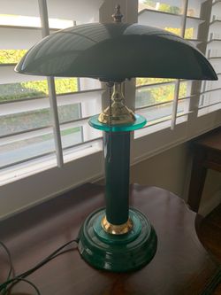 Vintage 80”s mcm table lamp green glass metal