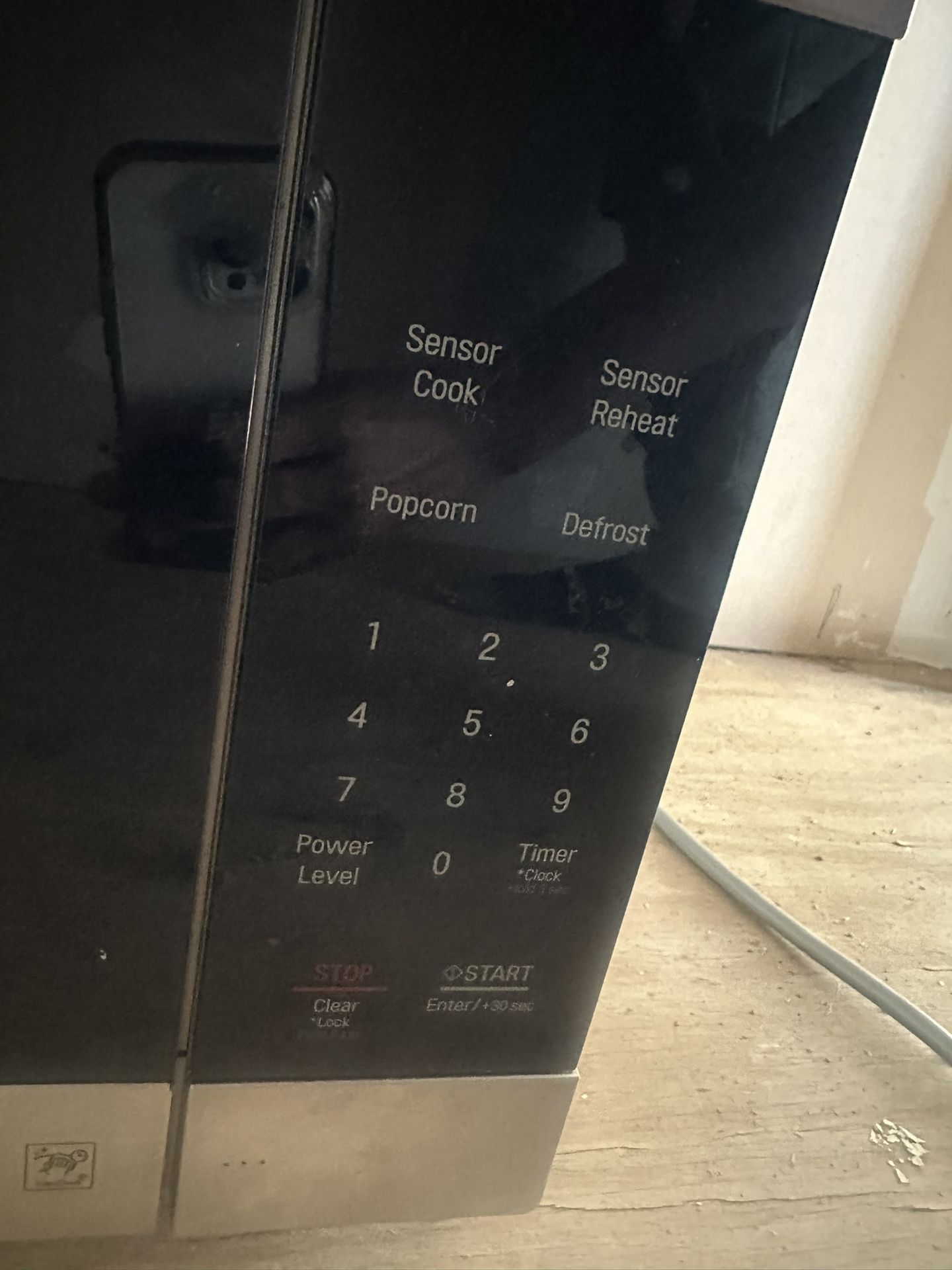 Microwave (Like new)