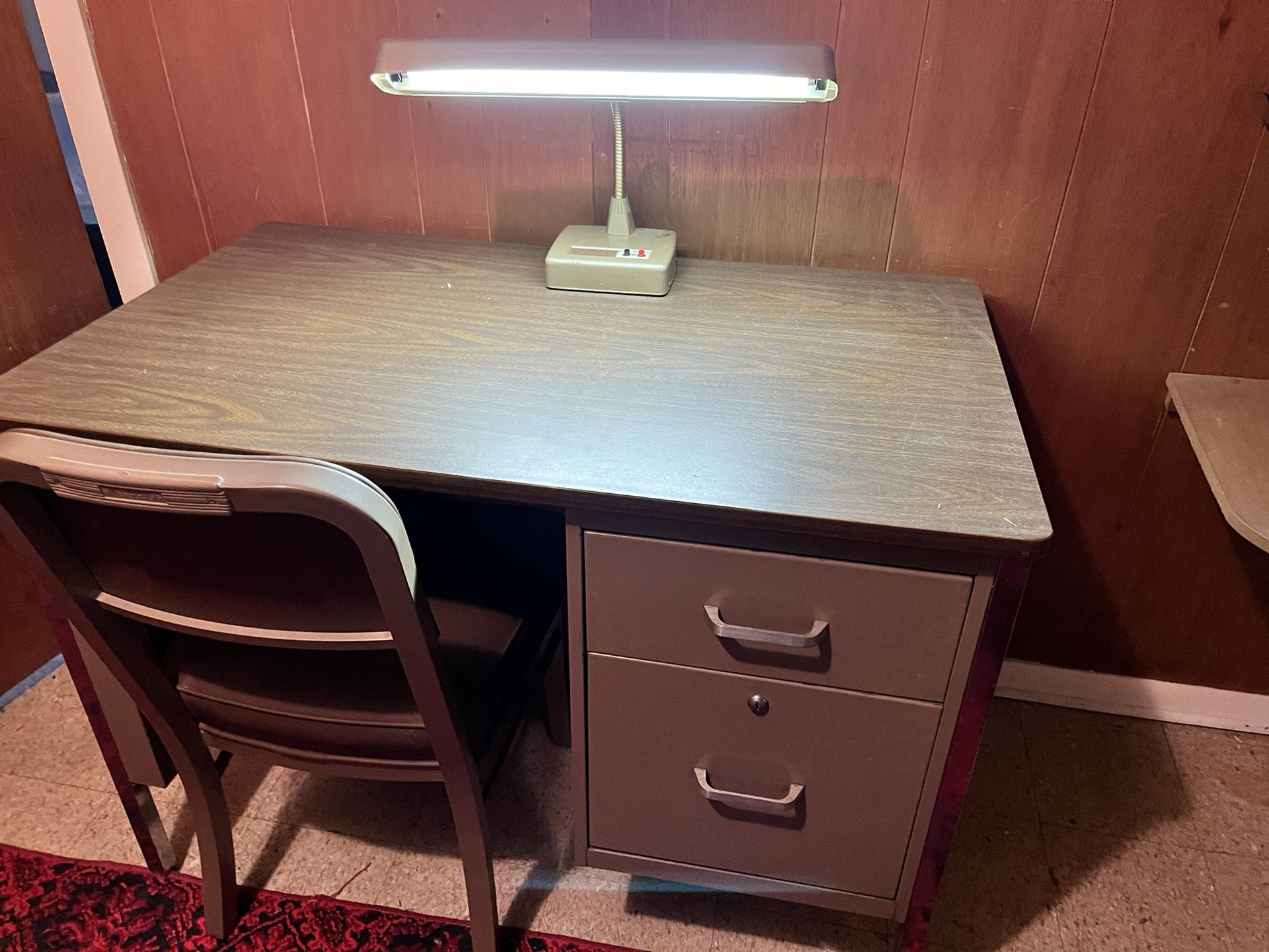 Desk/chair/ Desk Lamp