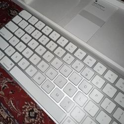 Apple Magic Keyboard 