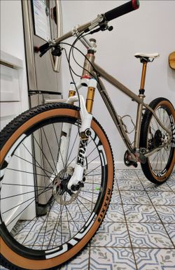 Titanium 'Seven Cycles' sola slx mountain bike. Chris King SRAM XX1 Fox forks, dropper post
