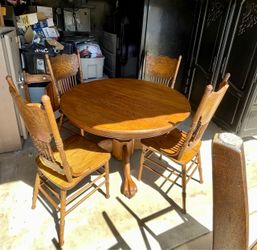 Solid Oak Claw Foot Pedestal Dining Set - w/ 4 Chairs & 2 Leaves (TLC / DIY)