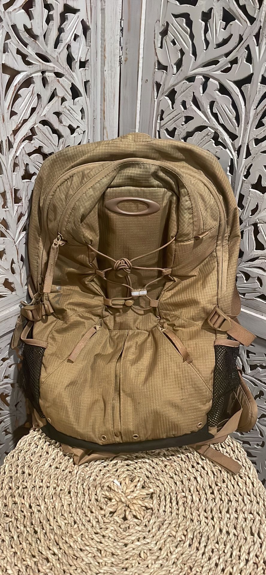 Oakley Coyote Vigor 2.0 Tactical Rain-Resistant Backpack Tan & Black Rain Fly