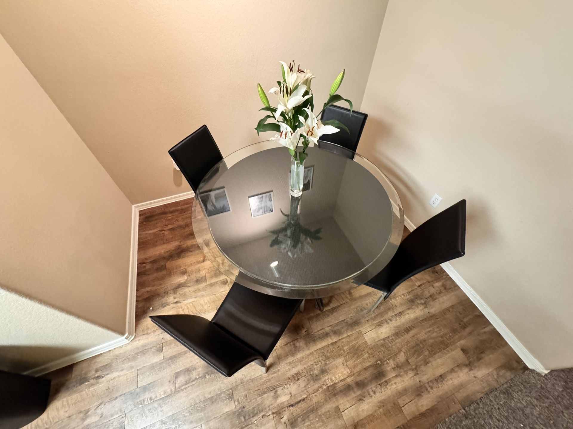 Dinning Table