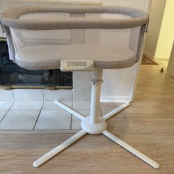 Halo Swivel Sleeper Bassinet