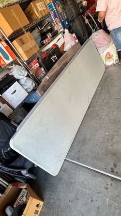 7.5’ Folding Tables