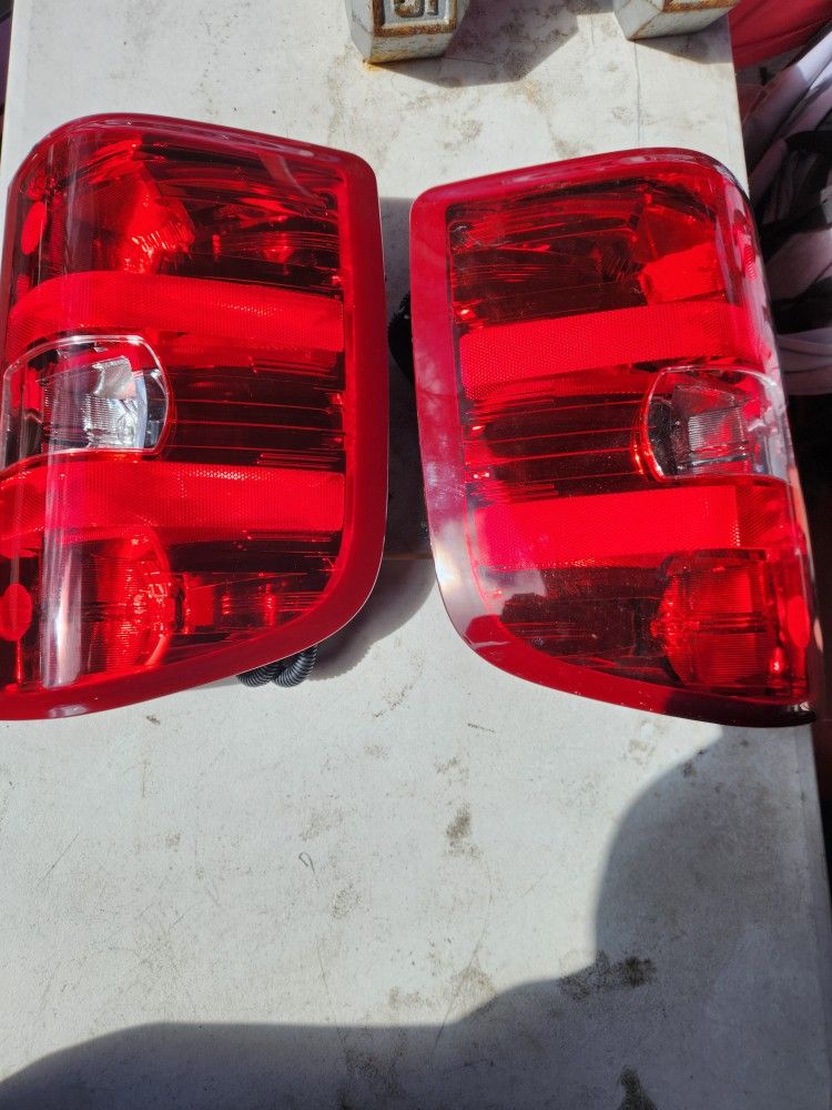 Chevy Silverado Tail Lights 2007/2013