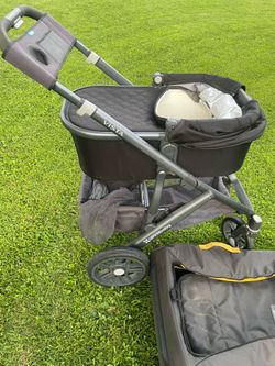 Baby stroller Please Read