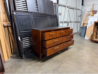Chest of drawers $170
