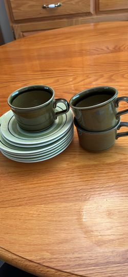  Cups And Saucers 