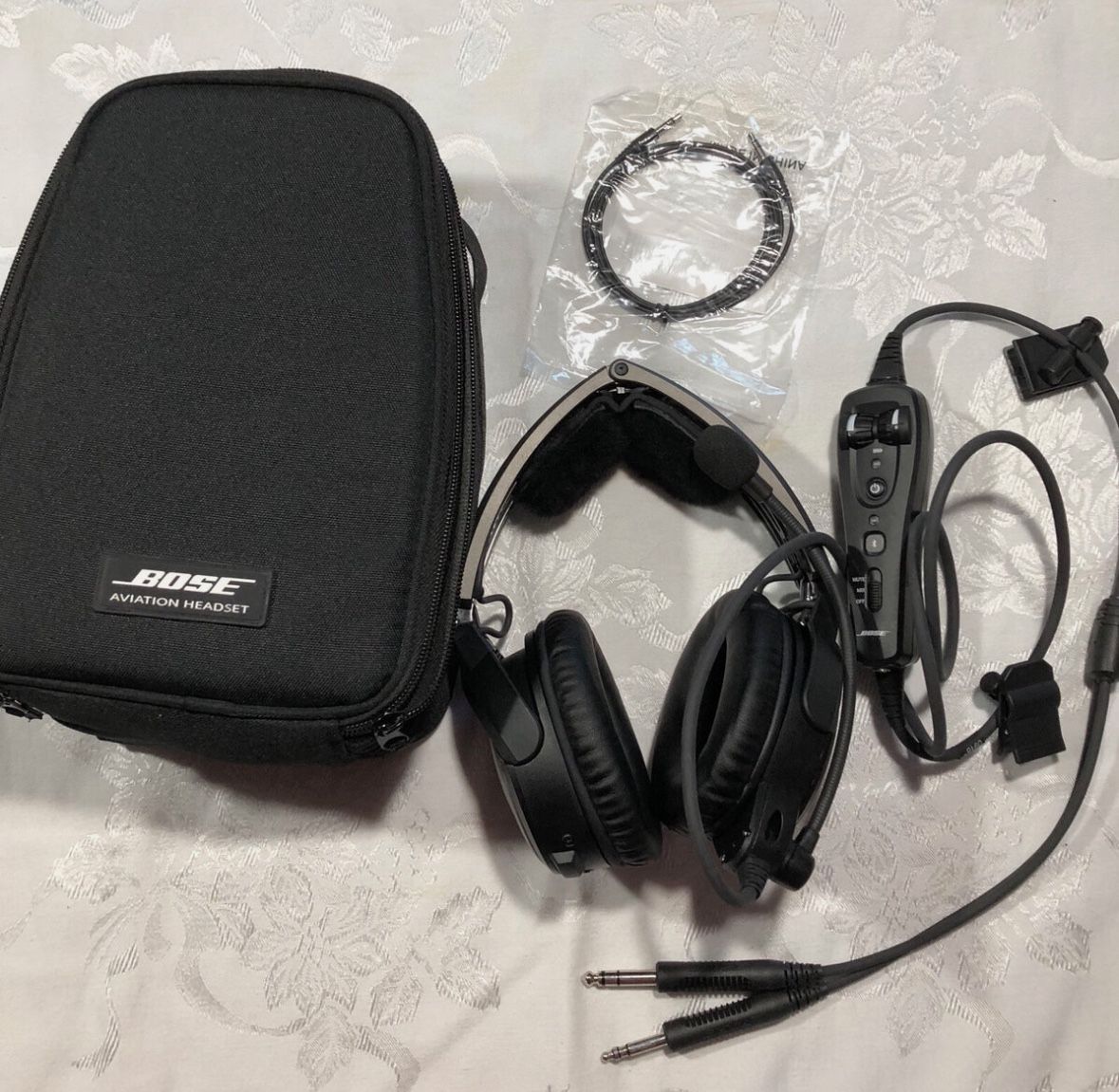 BOSE A20 AVIATION HEADSETS DUAL PLUG