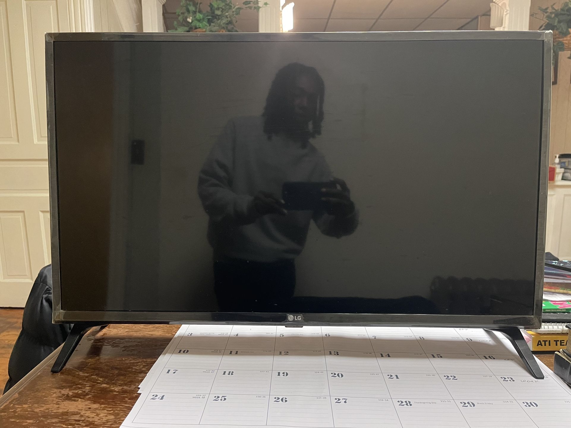 LG 32” HD Smart Tv