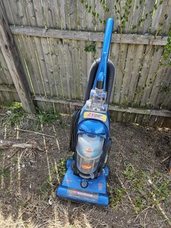 DRIVEWAY SALE TODAY SUNDAY FROM 9 TO 1PMAT 346HIGH ST CUMBERLAND