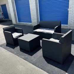 Never used 4 - Piece outdoor Sofa Set